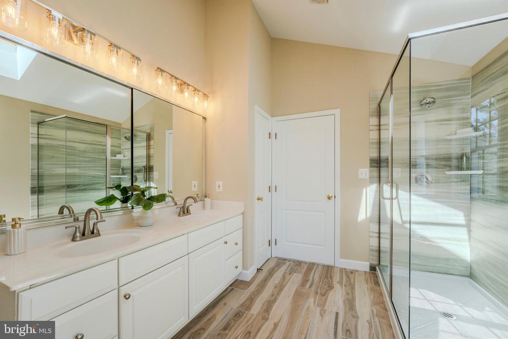 1327 MURRAY DOWNS WAY