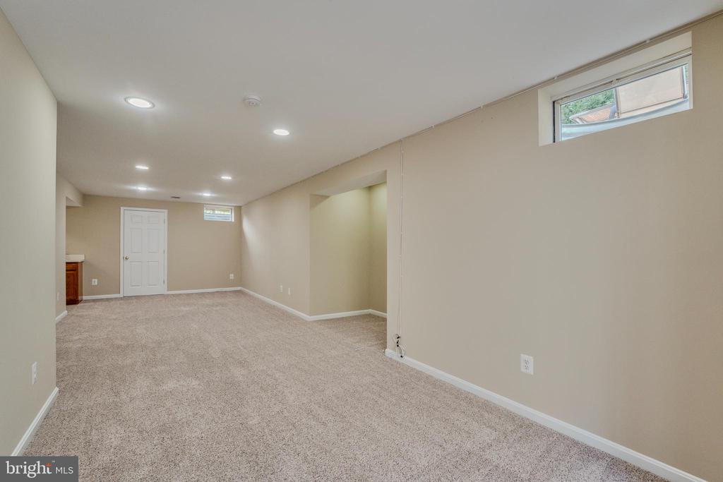 1327 MURRAY DOWNS WAY