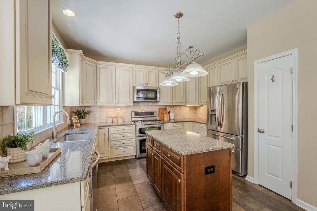 1327 MURRAY DOWNS WAY