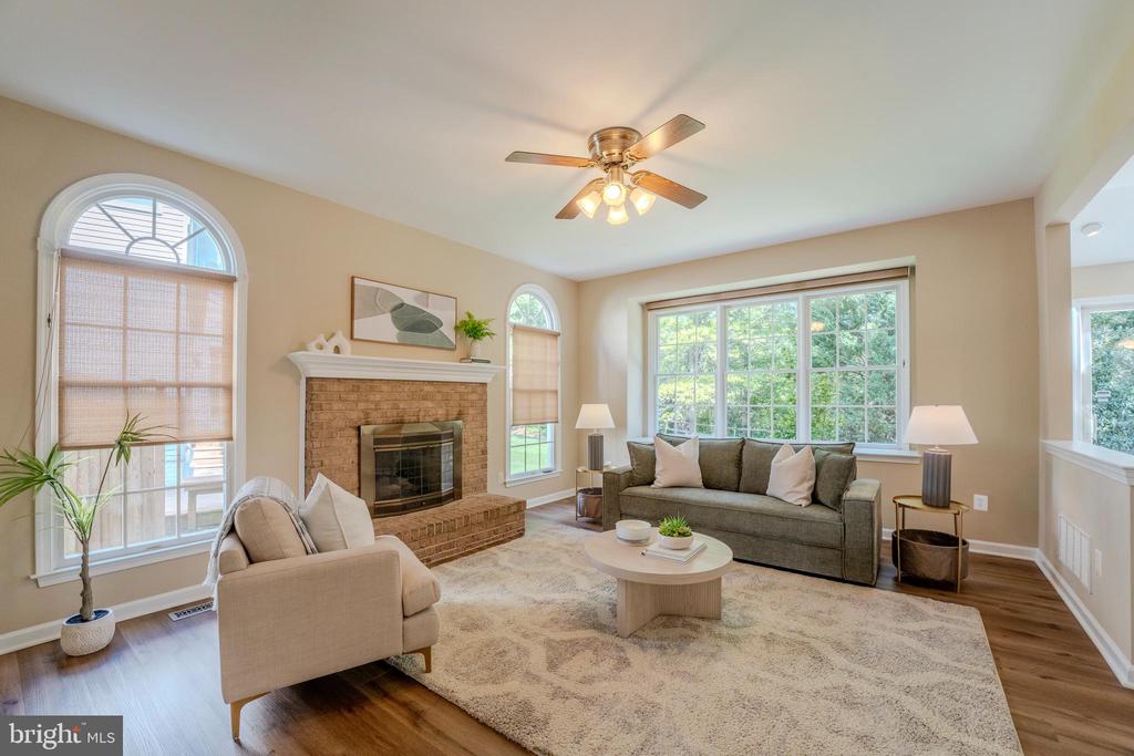 1327 MURRAY DOWNS WAY