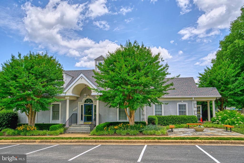 1327 MURRAY DOWNS WAY