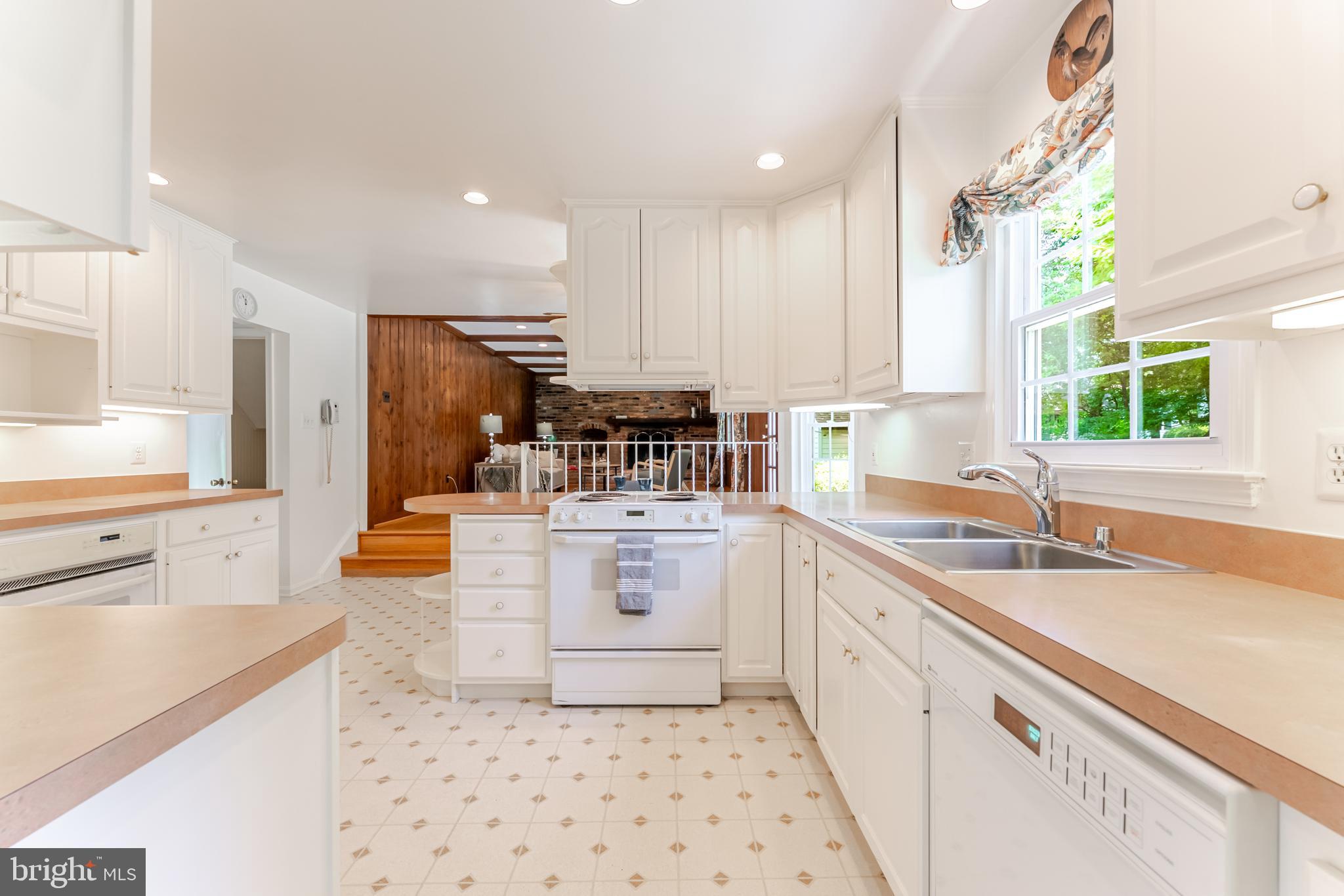 8202 EXCALIBUR COURT