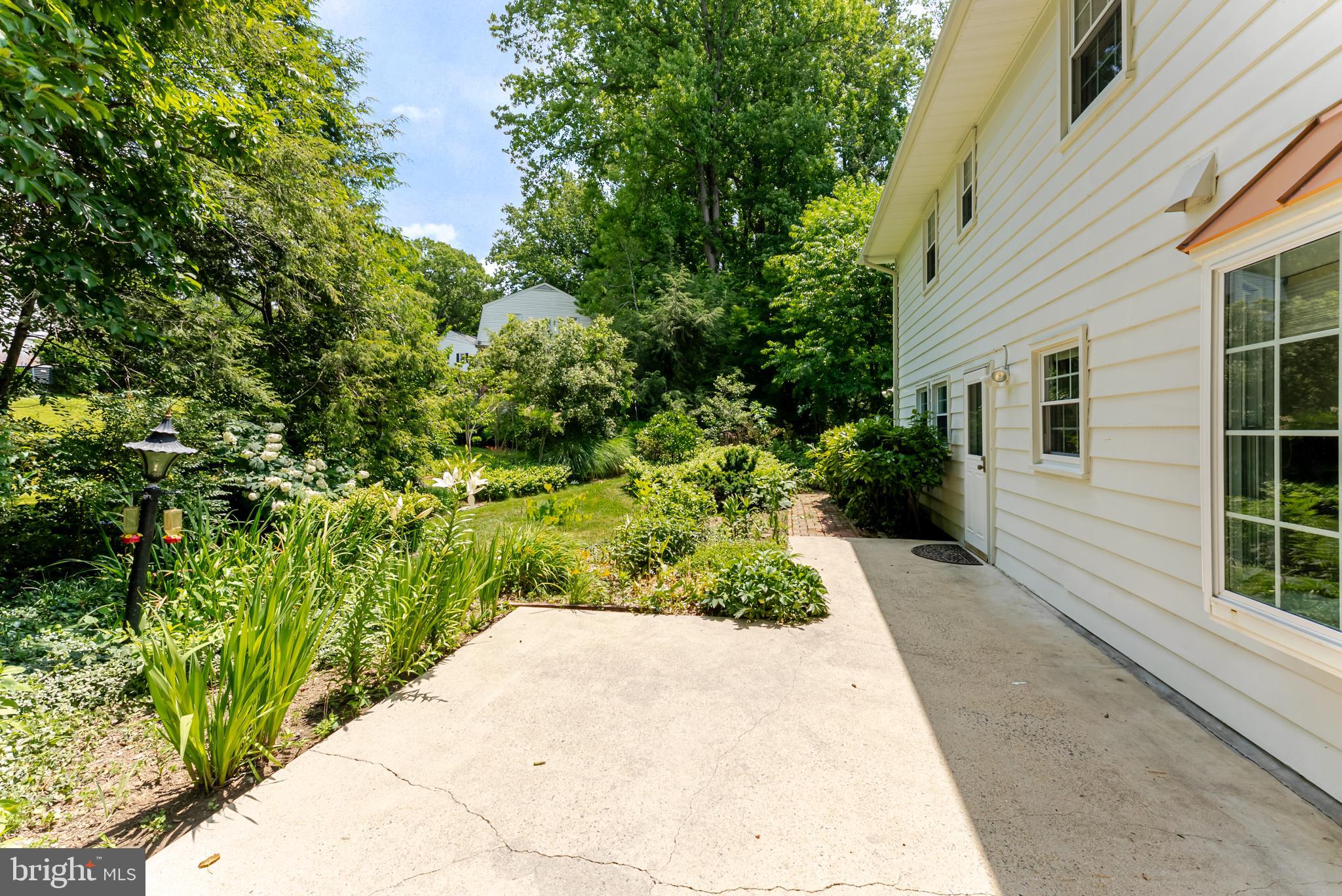 8202 EXCALIBUR COURT
