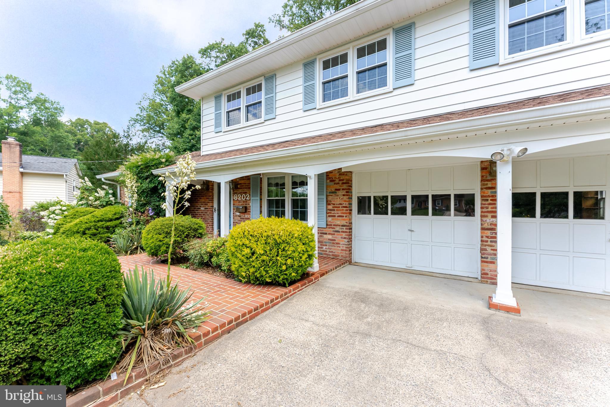 8202 EXCALIBUR COURT