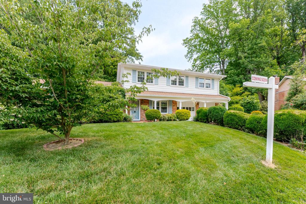 8202 EXCALIBUR COURT
