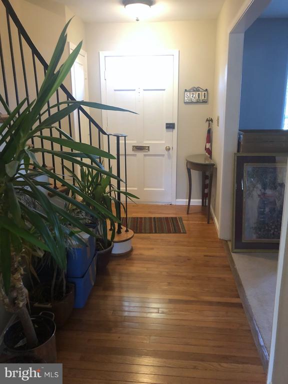 8244 CARRLEIGH PARKWAY