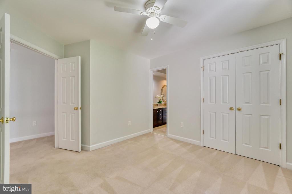 8722 FOXHALL TERRACE