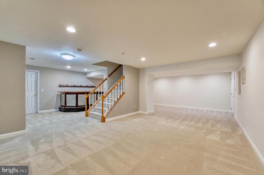 8722 FOXHALL TERRACE
