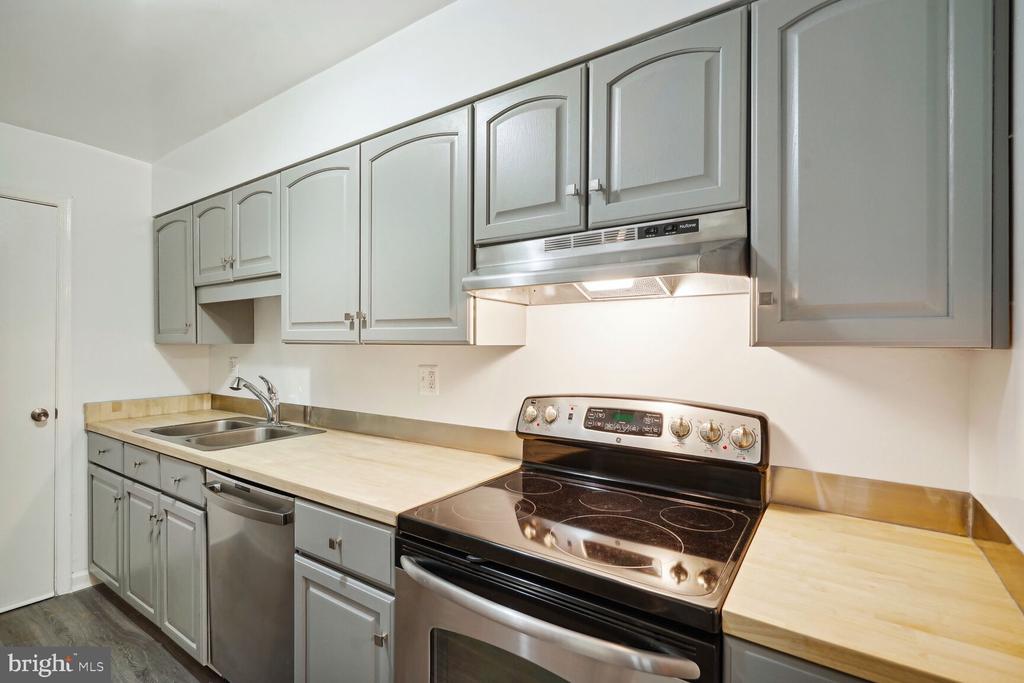 5900 PRINCE GEORGE DRIVE Unit: 337