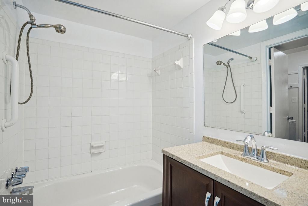 5900 PRINCE GEORGE DRIVE Unit: 337