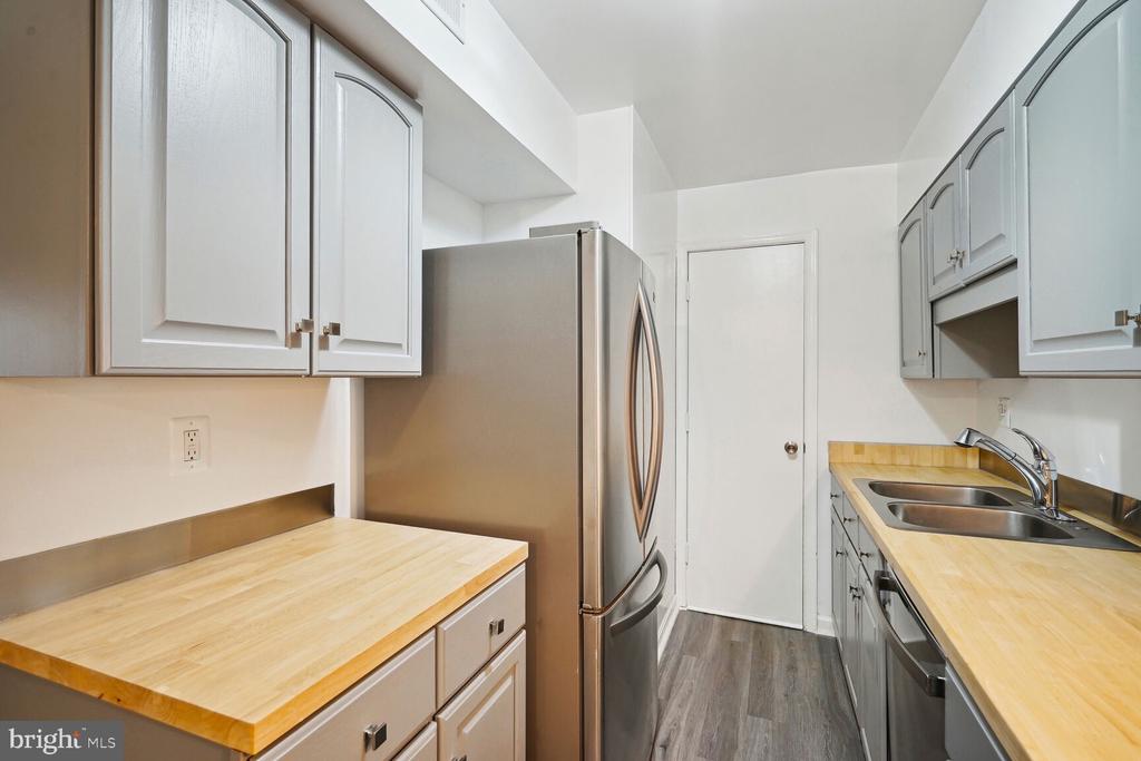 5900 PRINCE GEORGE DRIVE Unit: 337