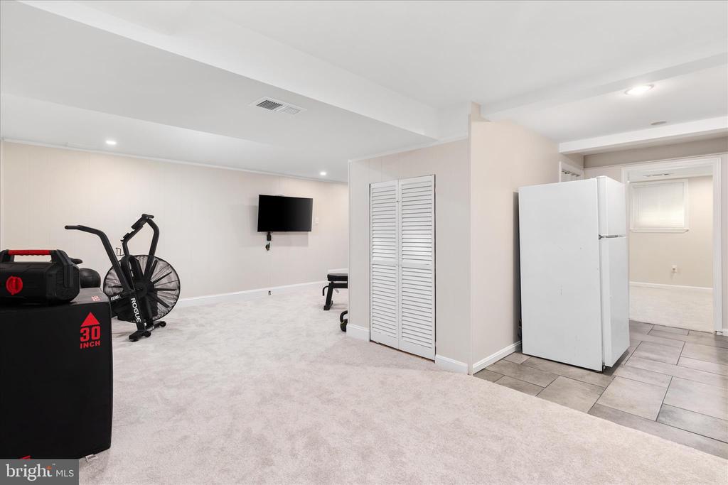 9100 DONNA DEAN DRIVE