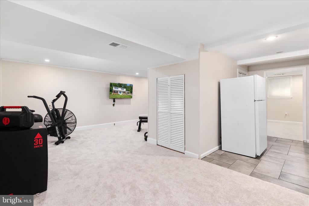 9100 DONNA DEAN DRIVE