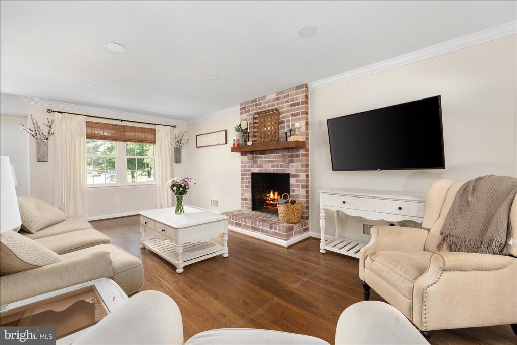 9100 DONNA DEAN DRIVE
