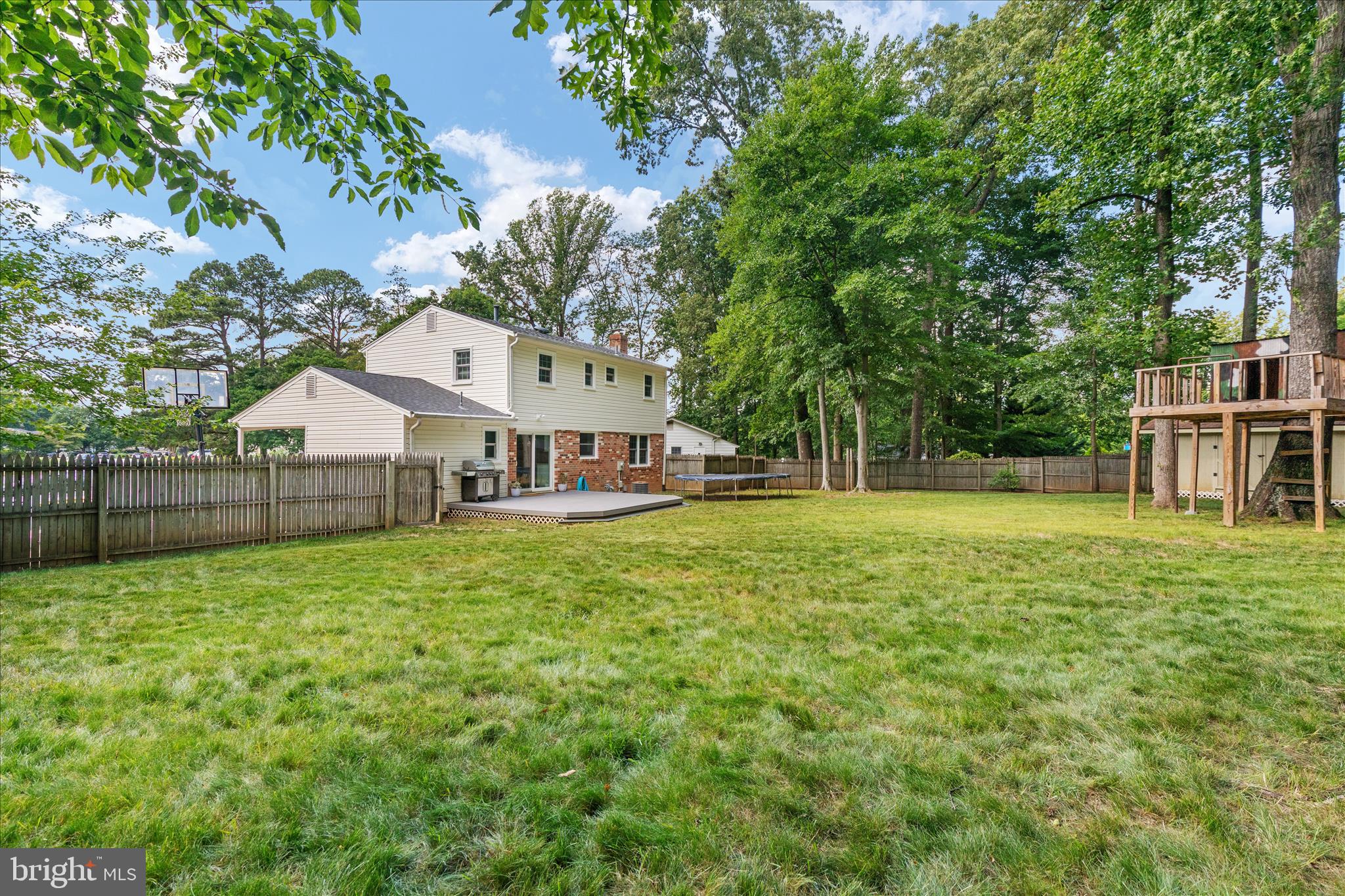 9100 DONNA DEAN DRIVE