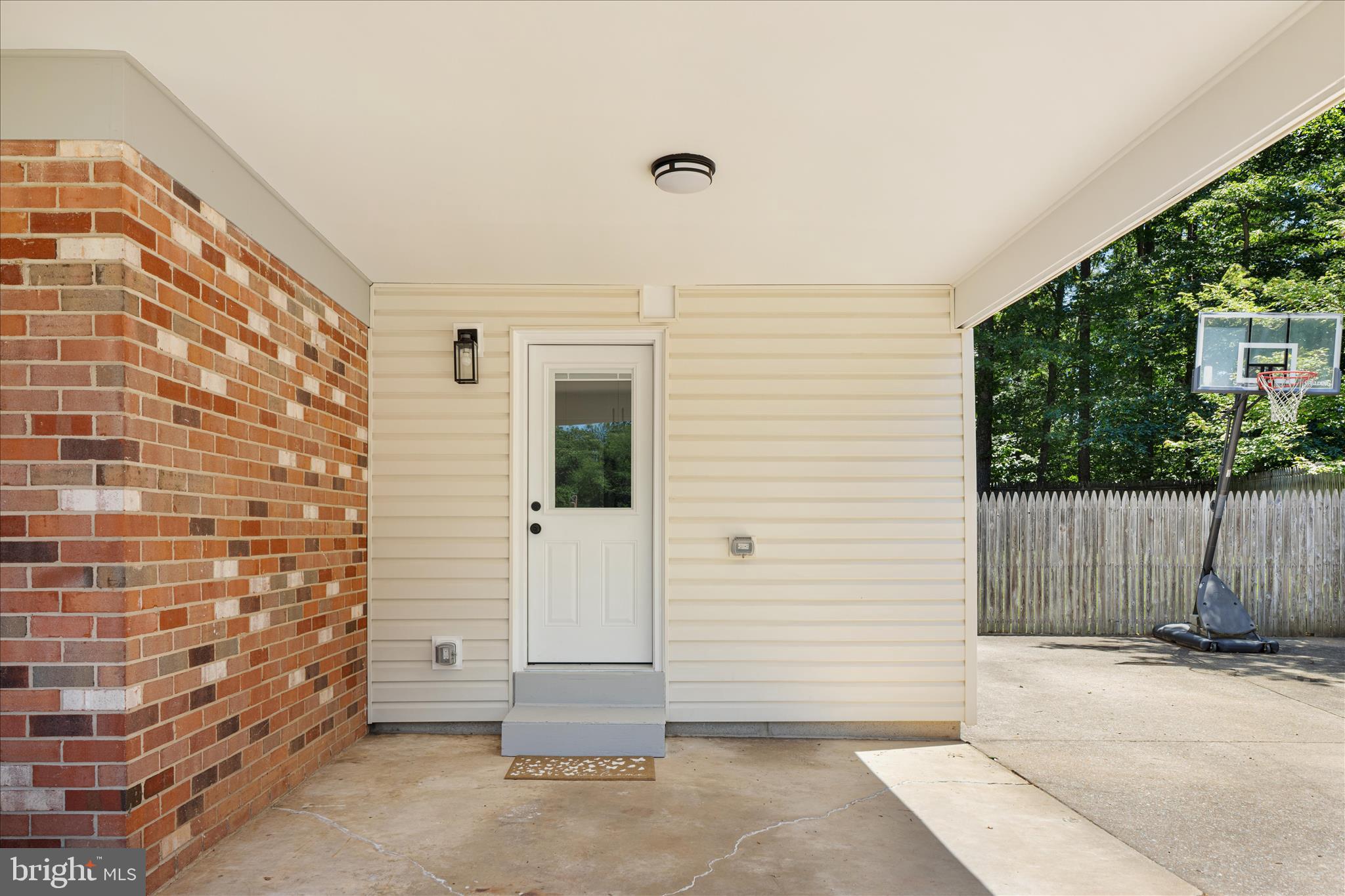 9100 DONNA DEAN DRIVE