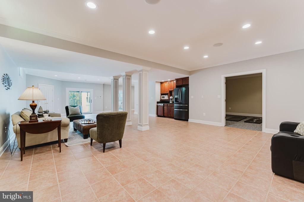 9772 THORN BUSH DRIVE