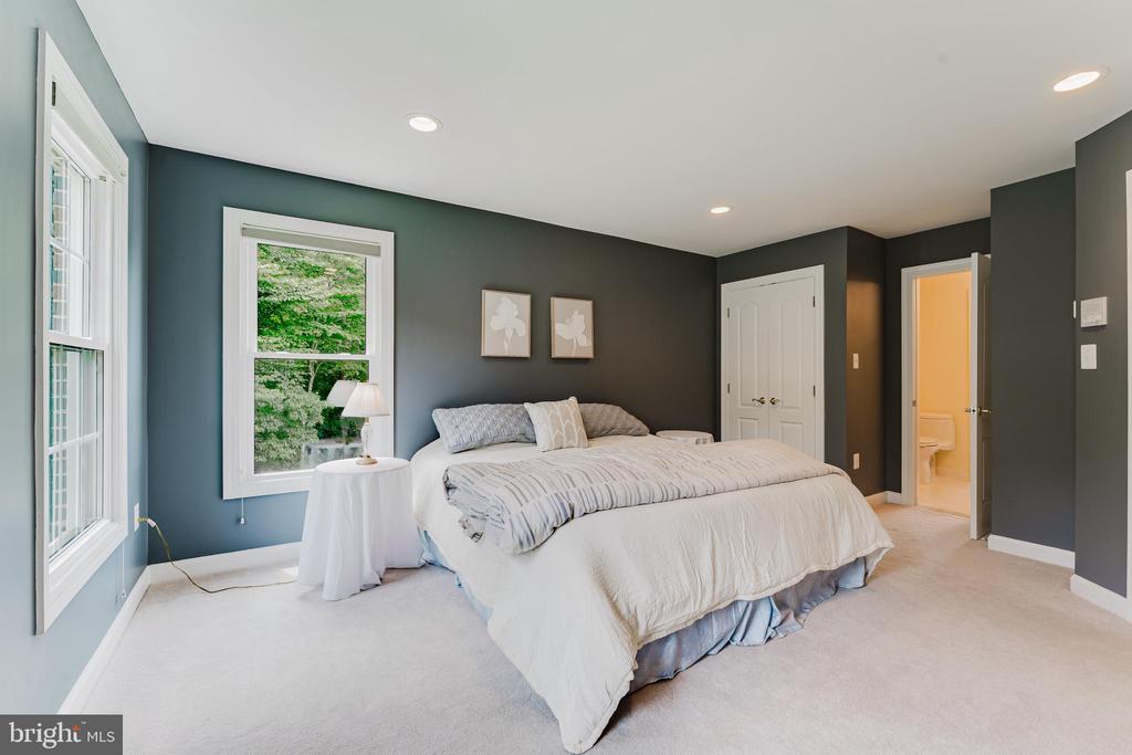 9772 THORN BUSH DRIVE