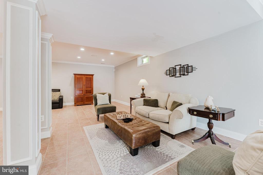 9772 THORN BUSH DRIVE