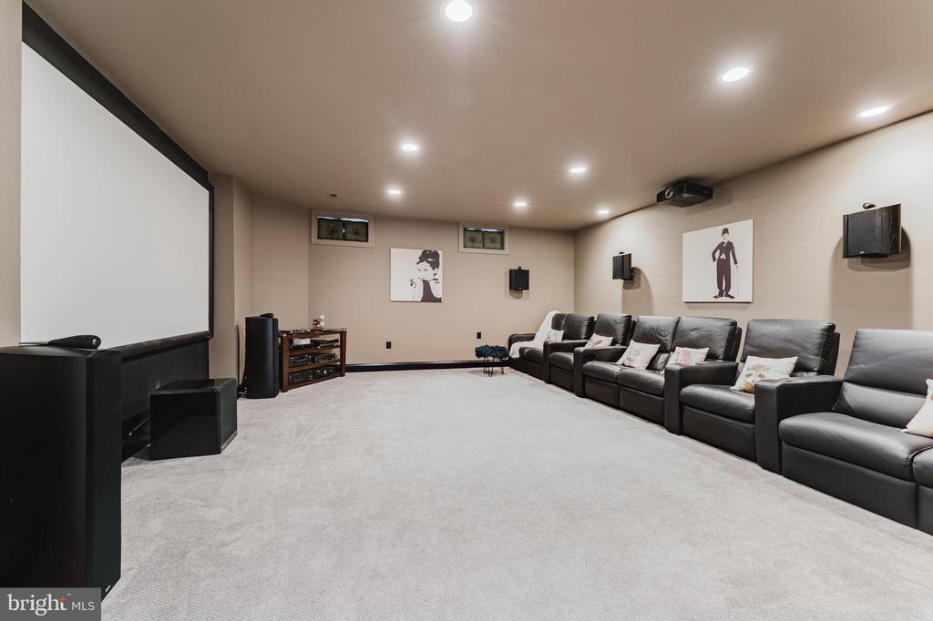 9772 THORN BUSH DRIVE