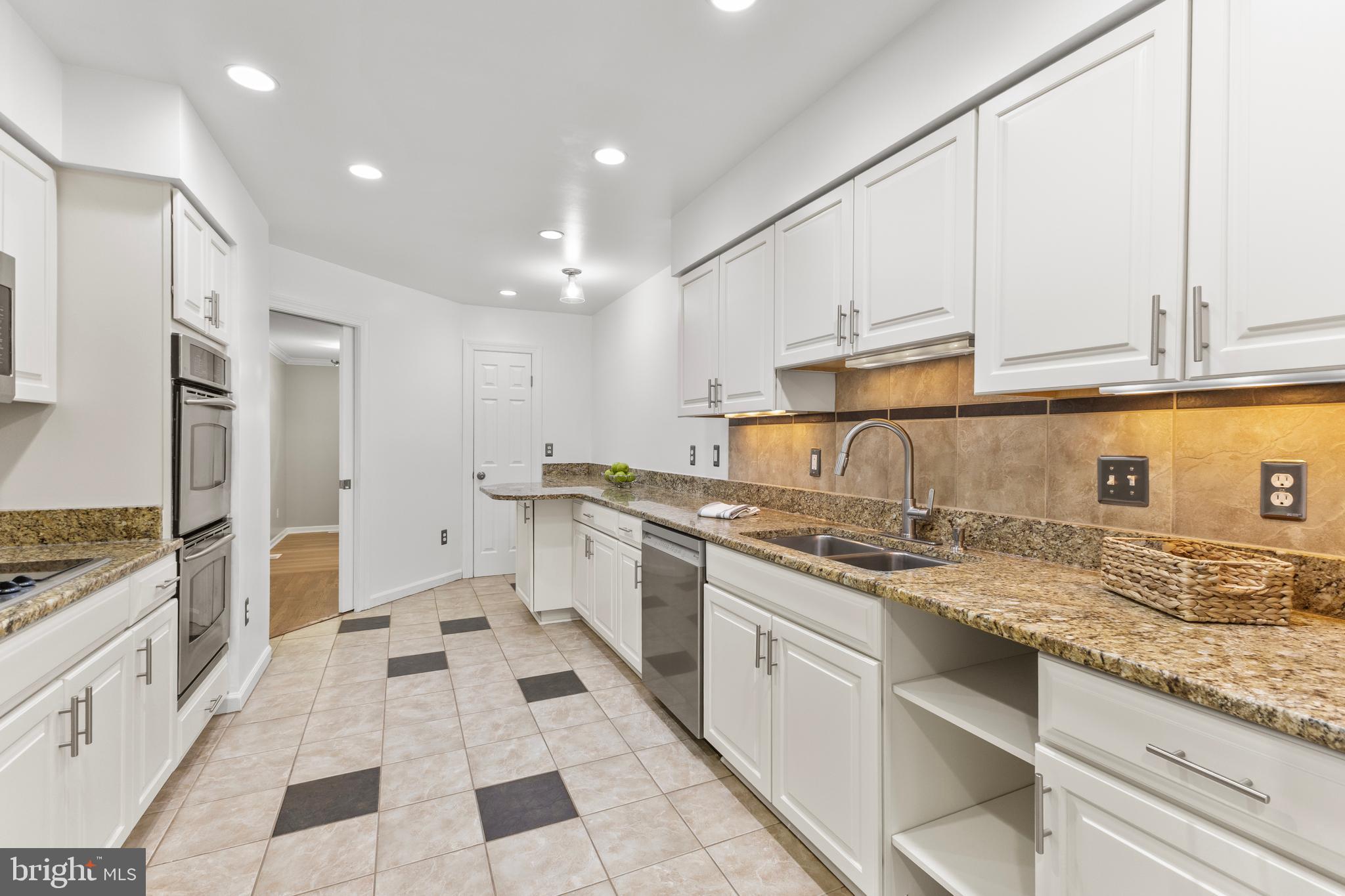 6308 CHAUCER VIEW CIRCLE