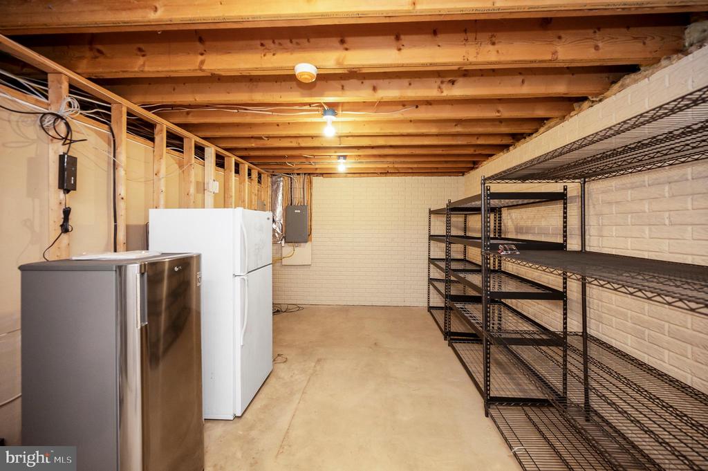 4611 TAPESTRY DRIVE
