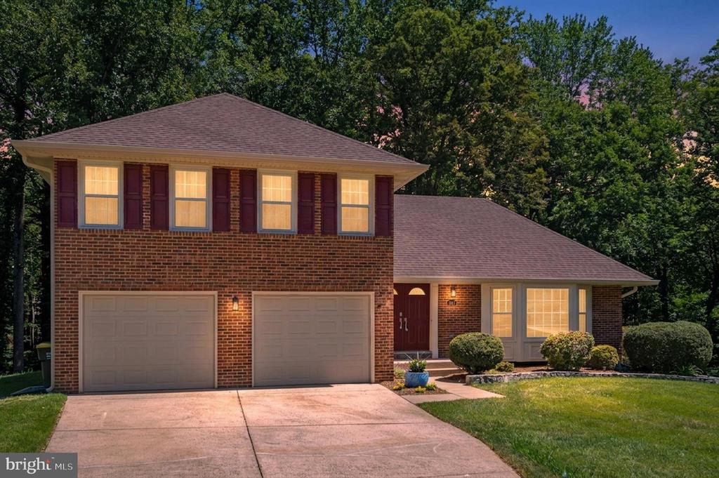 4611 TAPESTRY DRIVE