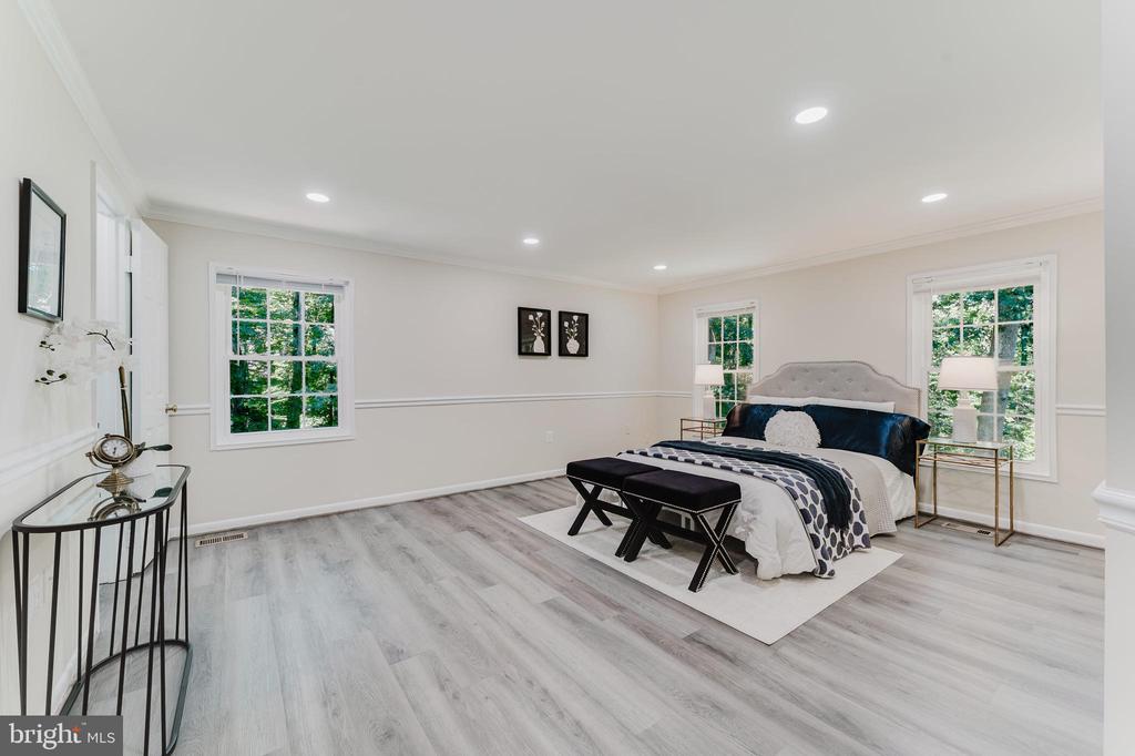 6010 HEATHWICK COURT