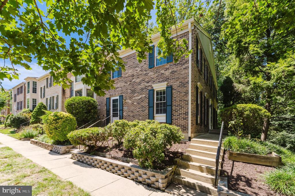 6010 HEATHWICK COURT