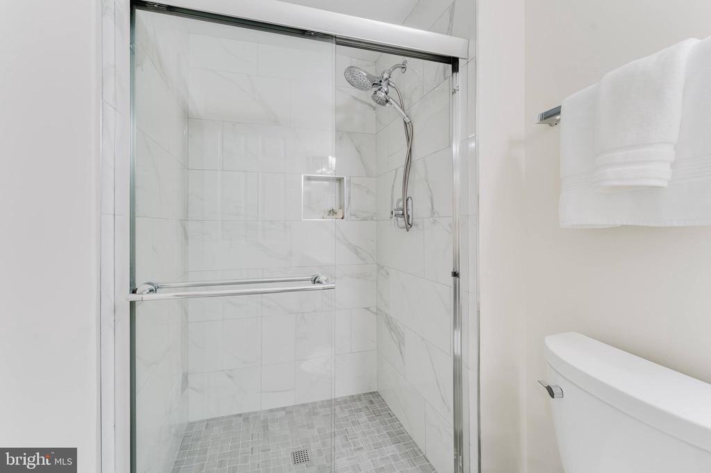 6010 HEATHWICK COURT