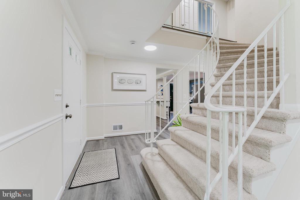 6010 HEATHWICK COURT