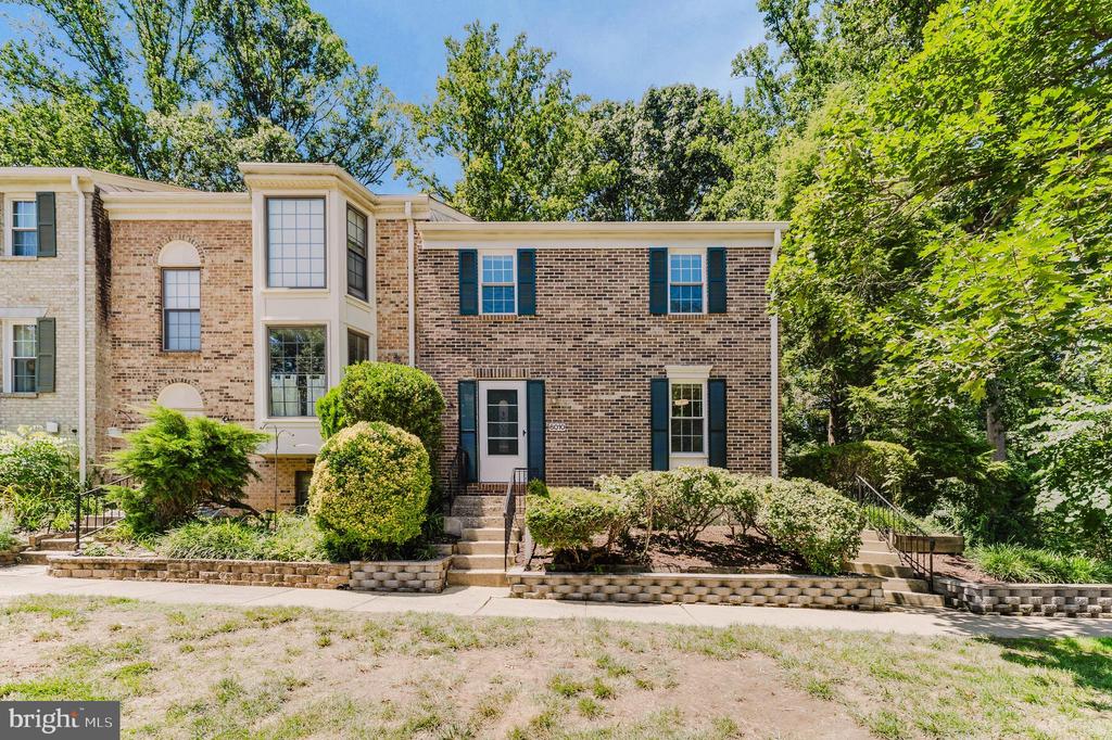 6010 HEATHWICK COURT