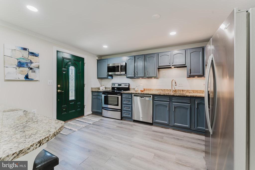 6010 HEATHWICK COURT