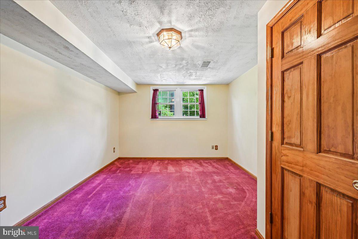 5643 INVERCHAPEL ROAD