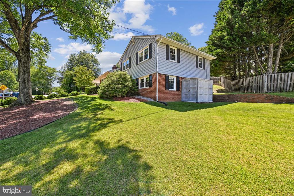 5643 INVERCHAPEL ROAD