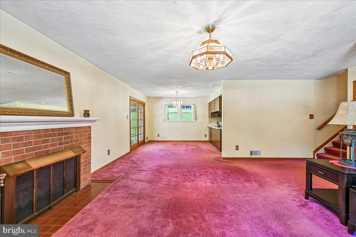 5643 INVERCHAPEL ROAD