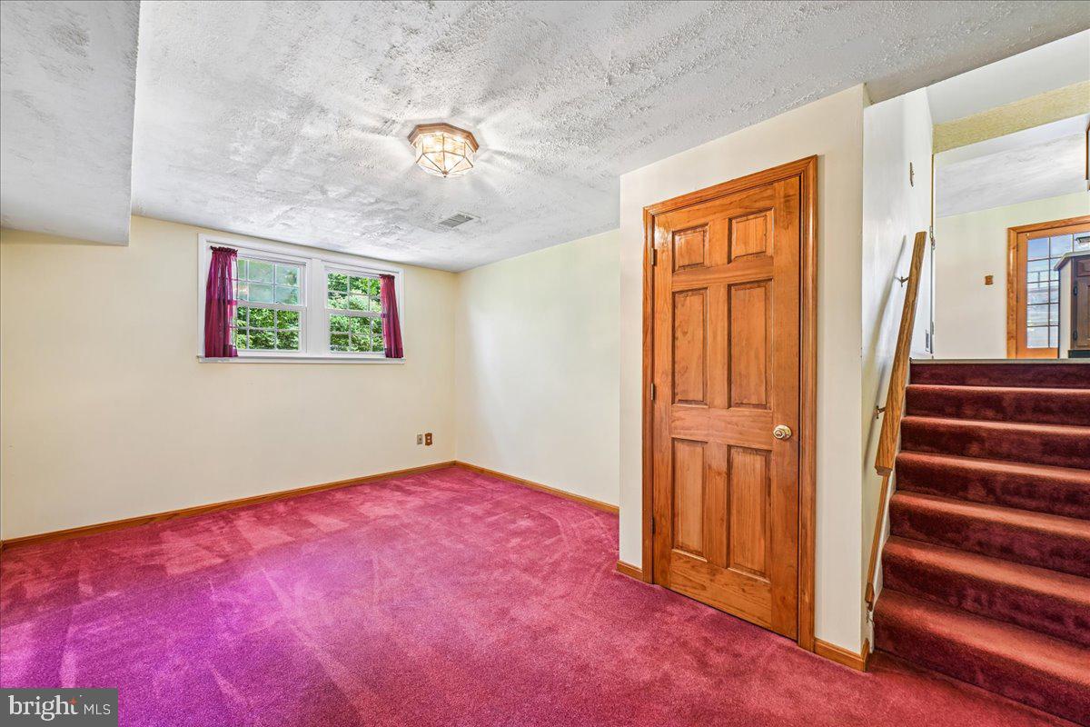 5643 INVERCHAPEL ROAD
