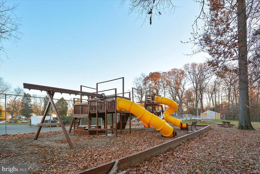 5643 INVERCHAPEL ROAD
