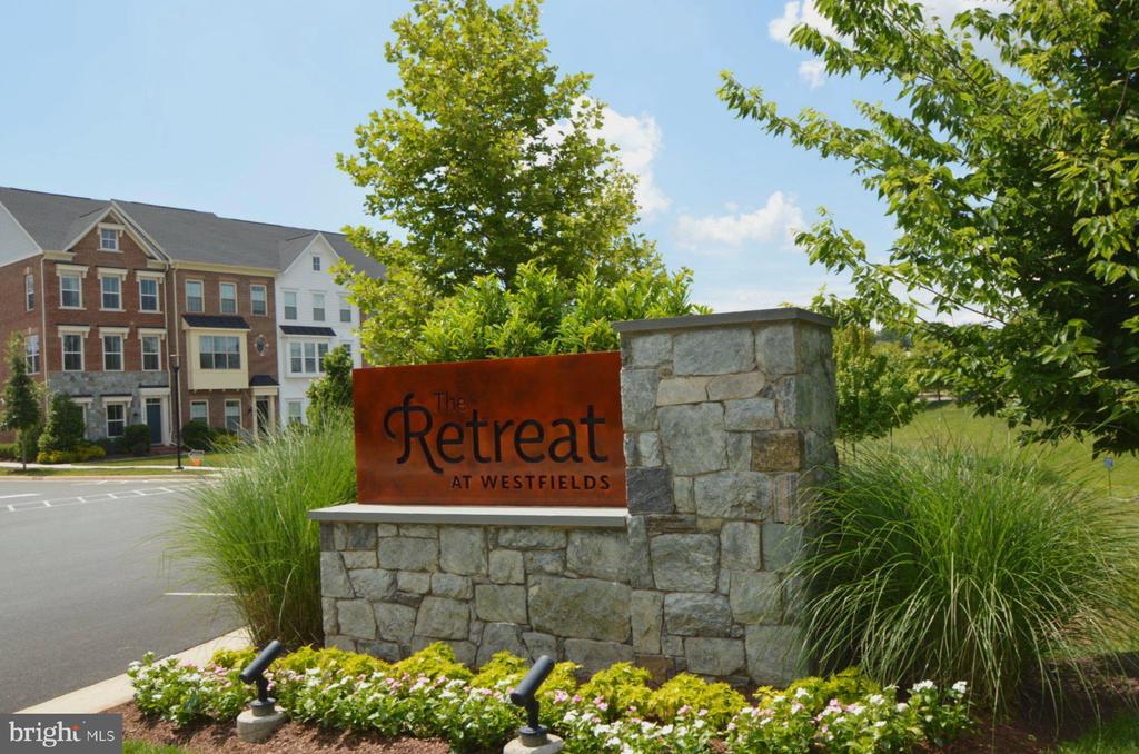 5128 RIDGEVIEW RETREAT