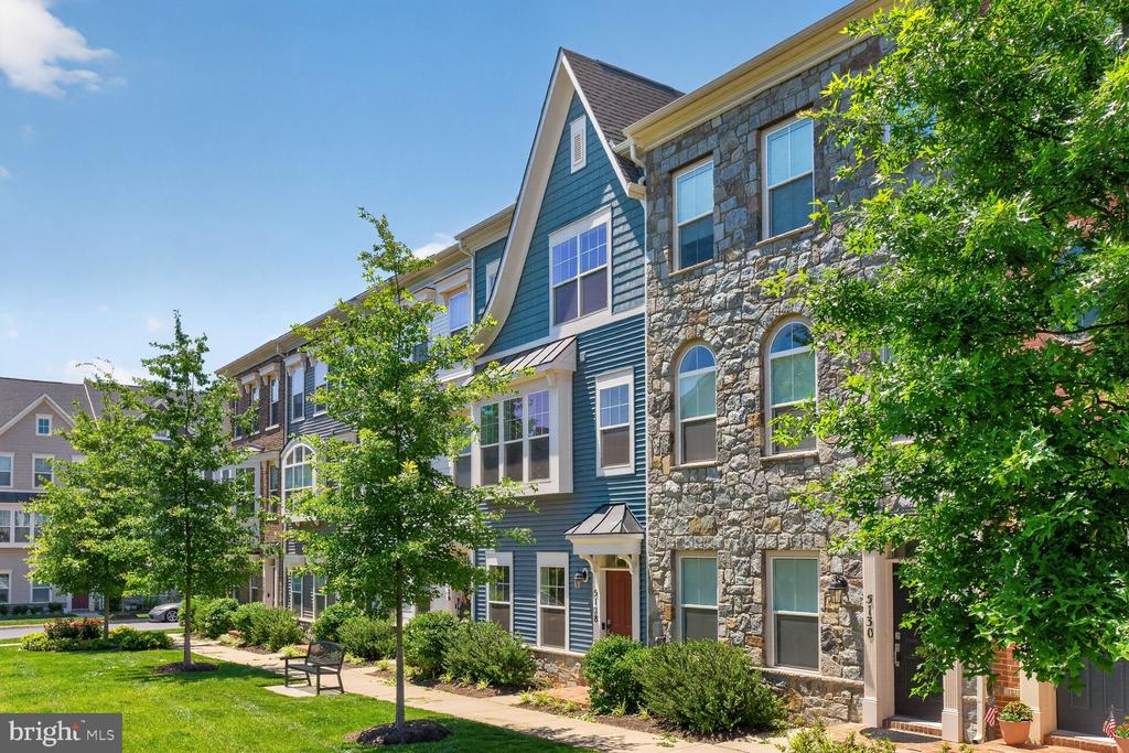 5128 RIDGEVIEW RETREAT