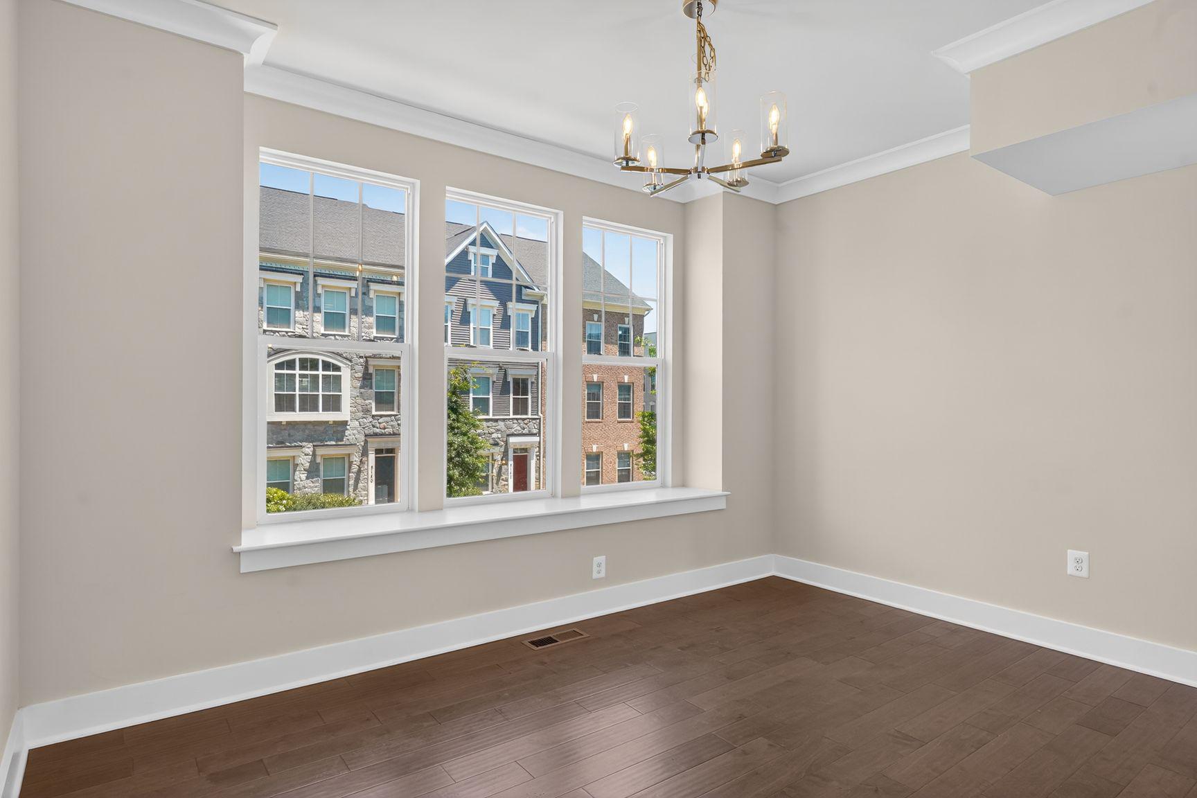 5128 RIDGEVIEW RETREAT