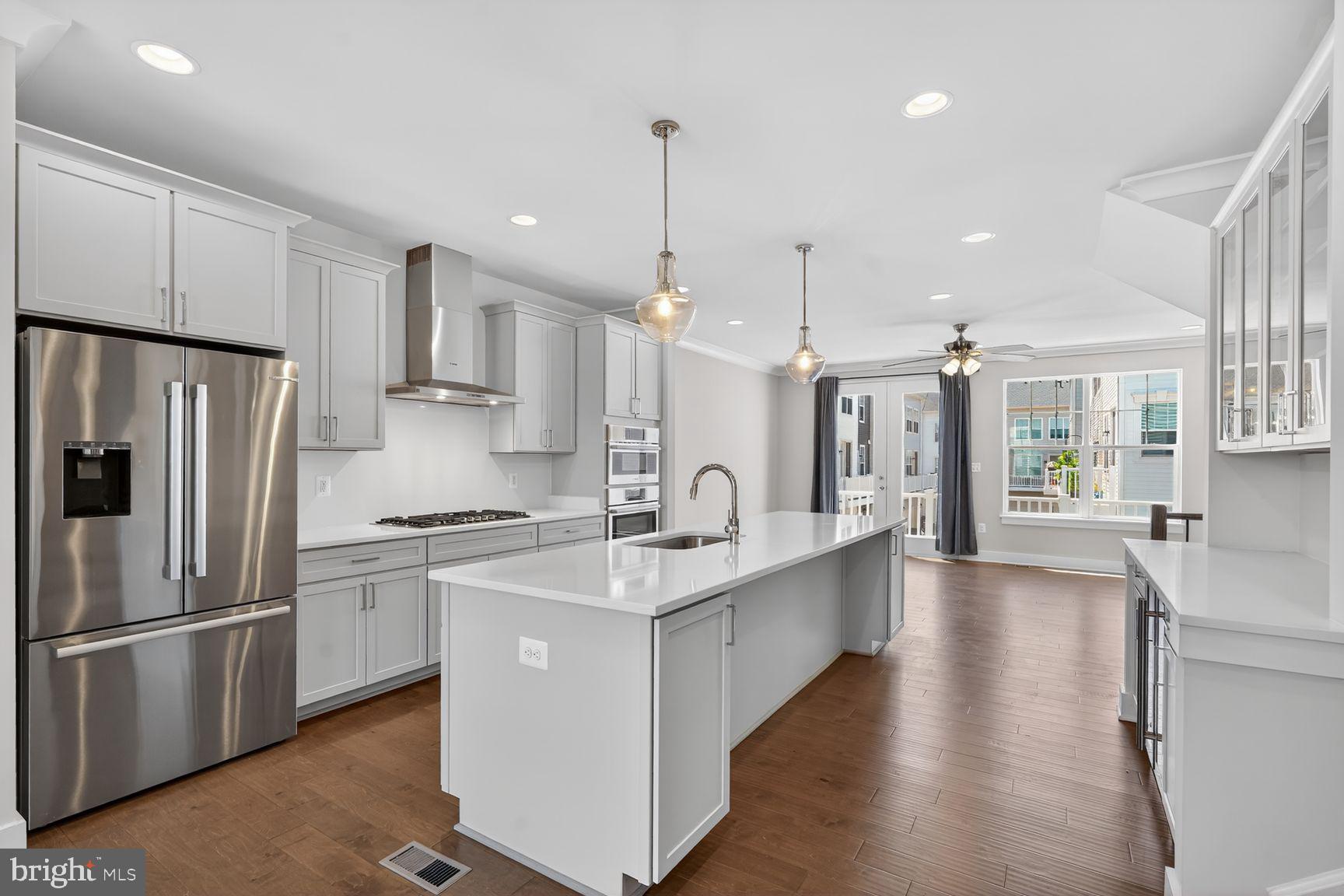 5128 RIDGEVIEW RETREAT