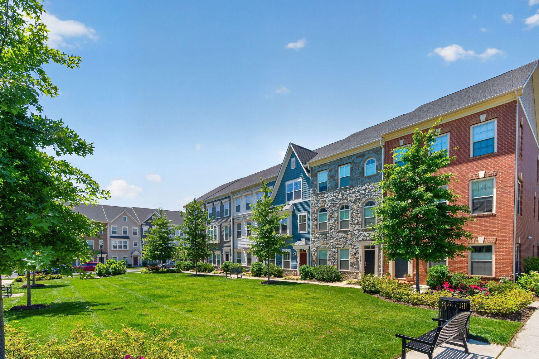 5128 RIDGEVIEW RETREAT