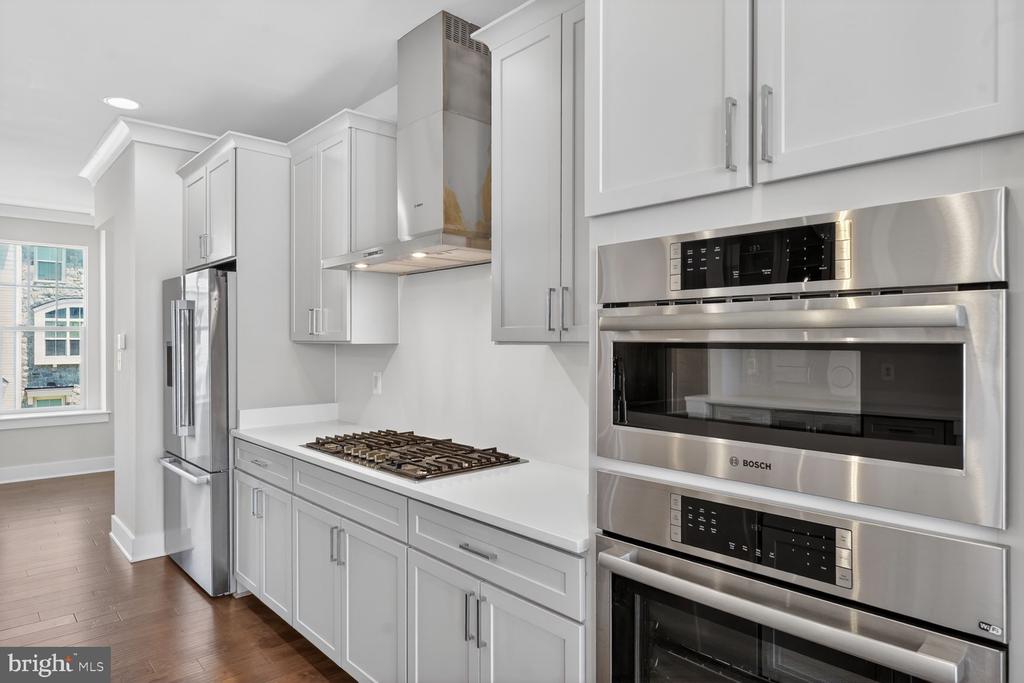 5128 RIDGEVIEW RETREAT
