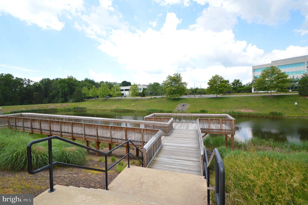 5128 RIDGEVIEW RETREAT