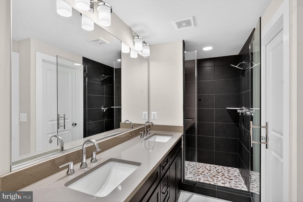 5128 RIDGEVIEW RETREAT