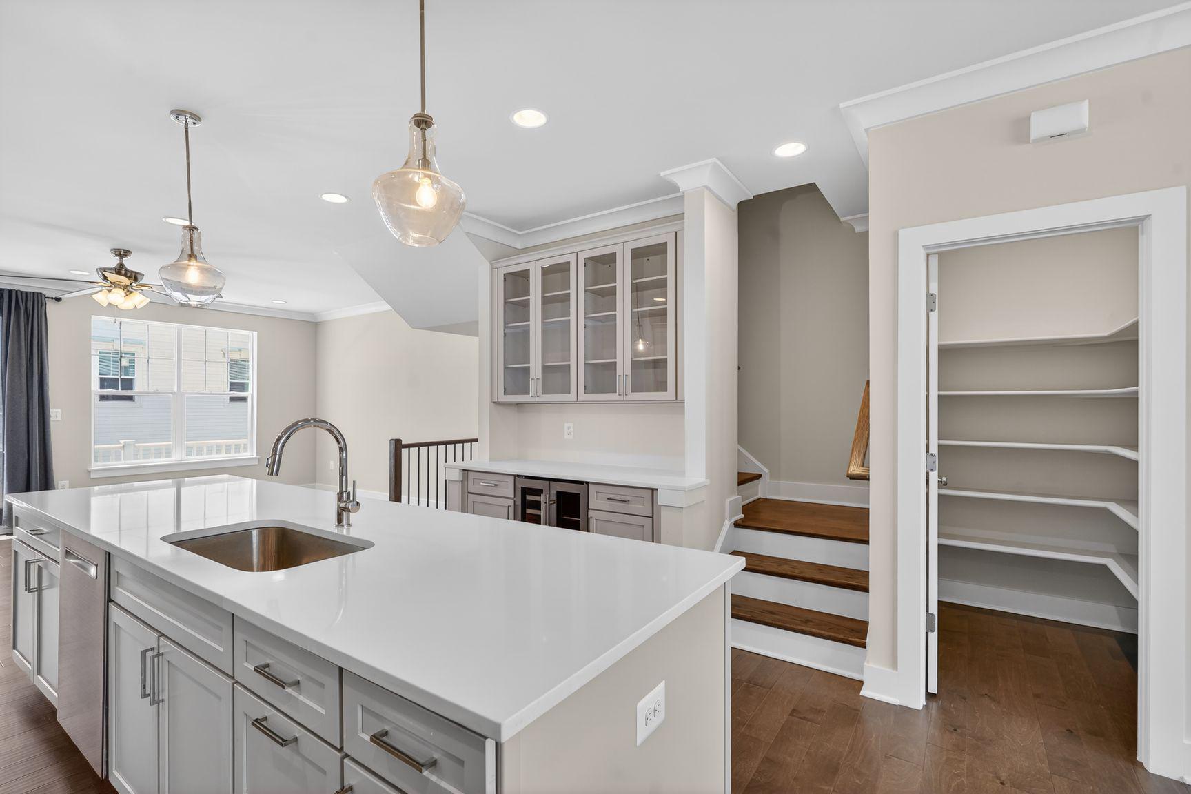 5128 RIDGEVIEW RETREAT