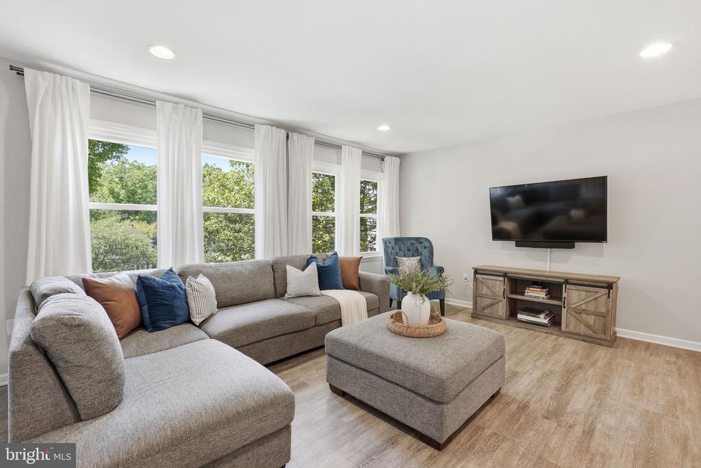1811 CRANBERRY LANE
