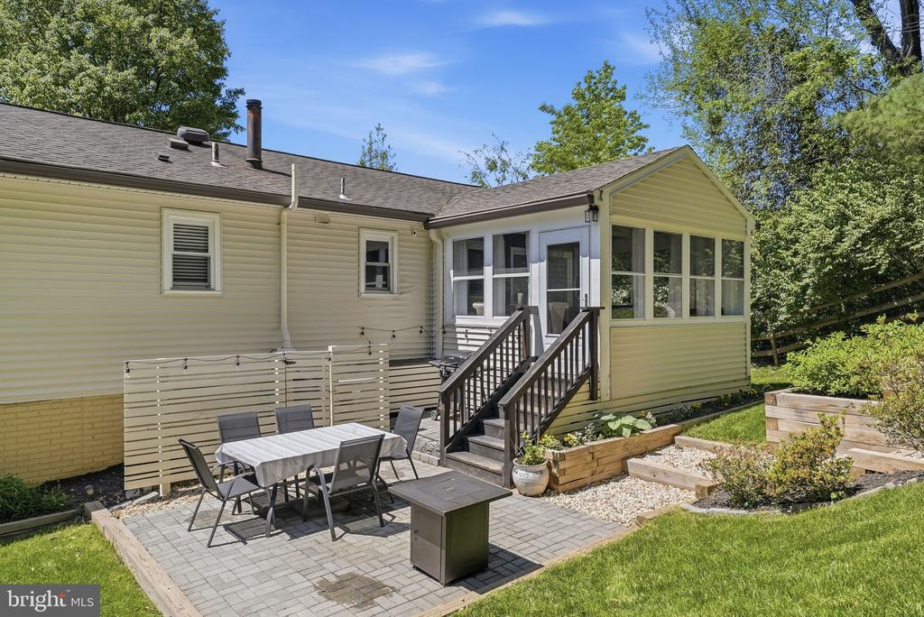 1811 CRANBERRY LANE