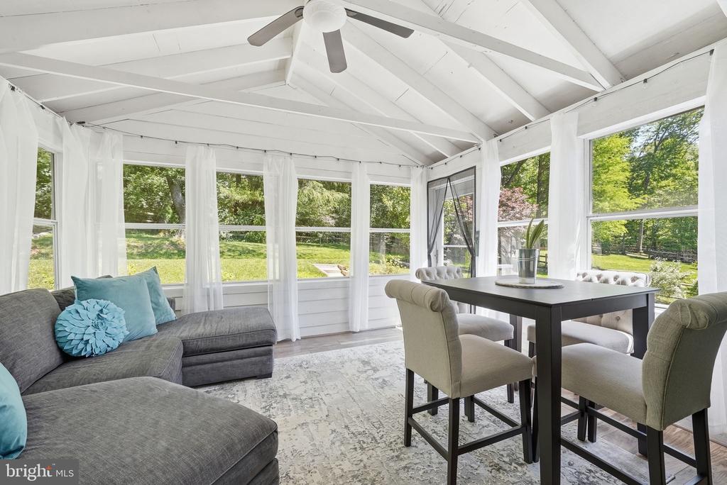 1811 CRANBERRY LANE